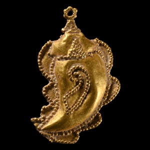 Abbasid Gold Pendant