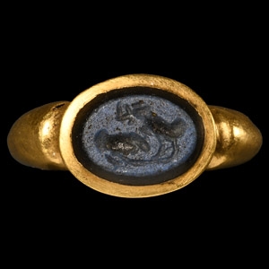 Roman Gold Ring with Pair of Birds on Nicolo Gemstone