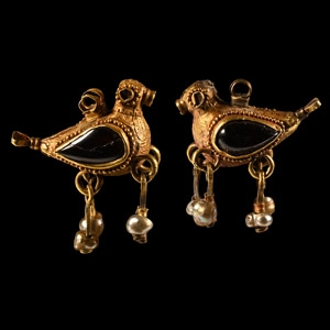 Byzantine Gold and Garnet Earring Pair