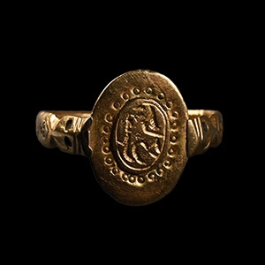 Late Medieval Period Gold Signet Ring with Arabic Inscription