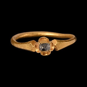 Gold Ring with Natural Diamond Crystal