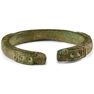 Bronze Animal-Head Bracelet