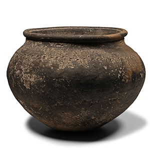 Large Late Bronze Age Decorated Grey Ware Vessel