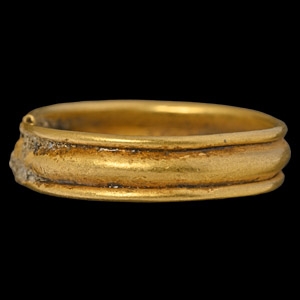 Roman Gold Banded Ring