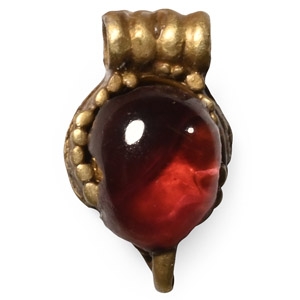 Roman Gold Pendant with Garnet