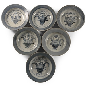 Tek Sing Treasure Shipwreck Glazed Blue and White Dish Set