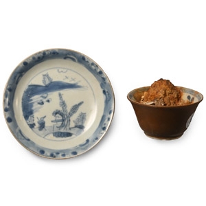 Ca Mau Cargo Shipwreck Glazed Blue and White Tea Bowl and Dish Set