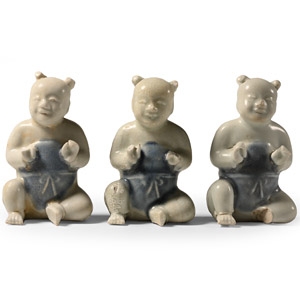 Ca Mau Cargo Shipwreck Glazed Blue and White Child Figurine Group