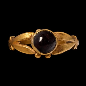 Roman Gold Ring with Cabochon Garnet