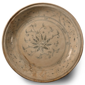 Massive Hoi An Shipwreck Glazed Blue and White Dish