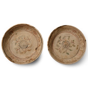 Large Hoi An Shipwreck Glazed Polychrome Dish Pair
