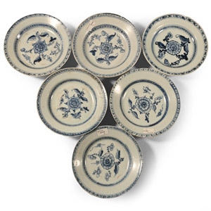 Tek Sing Treasure Shipwreck Glazed Blue and White Dish Set