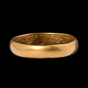 Post Medieval Gold Vertue Gaineth Glory Posy Ring