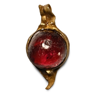 Roman Gold and Garnet Pendant