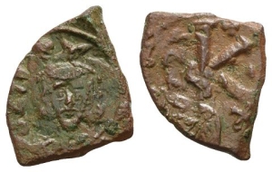 Tiberius III (Apsimar) AE 20 Nummi or Half Follis.