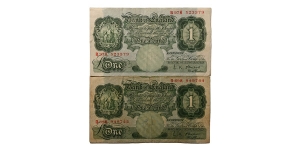 Group of Two [2] England, Elizabeth II One Pound Banknotes.