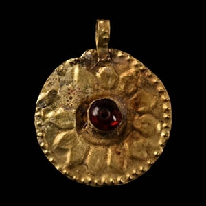 Greek Floral Gold Pendant with Garnet