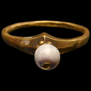 Western Asiatic Gold Ring with Ornament and Pearl
