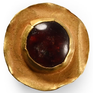 Western Asiatic Gold and Garnet Pendant