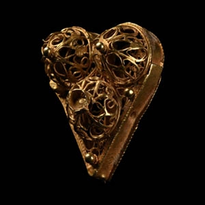 Byzantine Gold Heart-Shaped Fitting