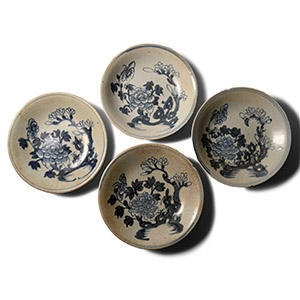 Tek Sing Treasure Shipwreck Glazed Blue and White Dish Set