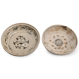 Large Hoi An Cargo Shipwreck Glazed Plate Pair