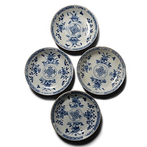 Ca Mau Cargo Shipwreck Glazed Blue and White Tea Saucer Set with Floral Design
