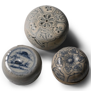 Hoi An Cargo Shipwreck Glazed Blue and White Lidded Box Collection