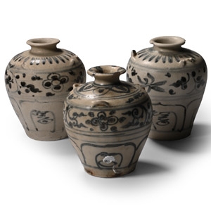 Hoi An Cargo Shipwreck Glazed Blue and White Vase Trio