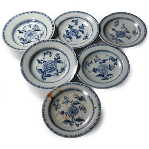 Tek Sing Treasure Shipwreck Glazed Blue and White Plate Set