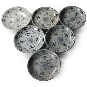 Tek Sing Treasure Shipwreck Glazed Blue and White Dish Set