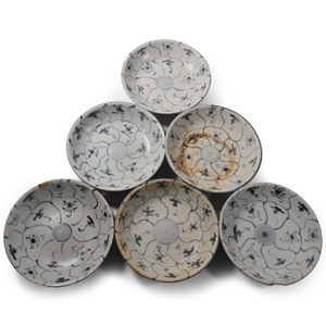 Tek Sing Treasure Shipwreck Glazed Pale Blue and White Plate Set with Floral Designs