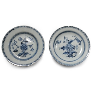 Tek Sing Treasure Shipwreck Glazed Blue and White Plate Pair with Flowers