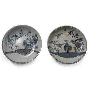 Tek Sing Treasure Shipwreck Glazed Blue and White Plate Pair with Flowers