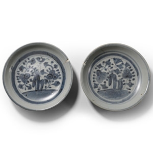 Tek Sing Treasure Shipwreck Glazed Blue and White Plate Pair