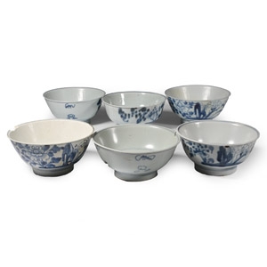 Large Tek Sing Treasure Shipwreck Glazed Blue and White Bowl Group