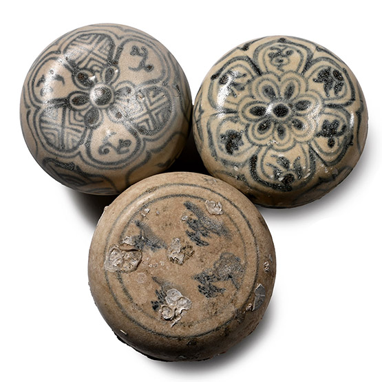 Hoi An Cargo Shipwreck Glazed Blue and White Lidded Box Collection