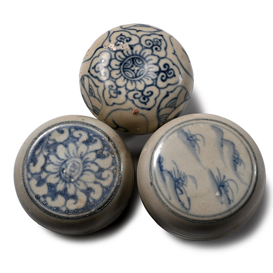 Hoi An Cargo Shipwreck Glazed Blue and White Lidded Box Collection