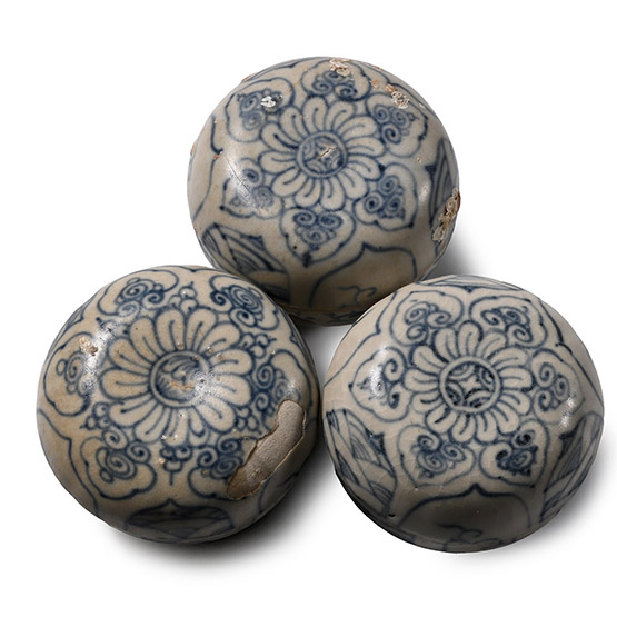 Hoi An Cargo Shipwreck Glazed Blue and White Lidded Box Collection