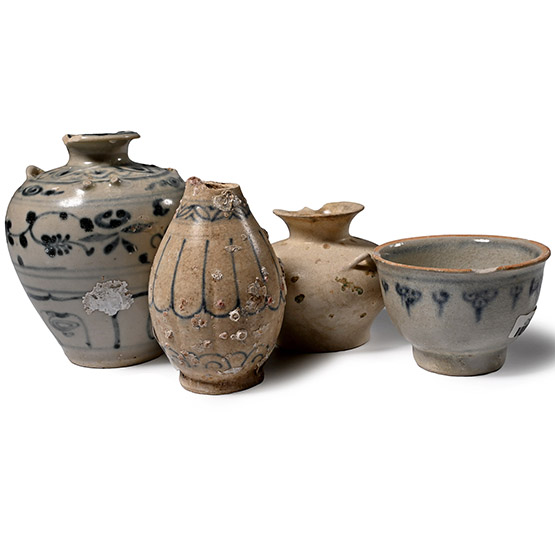 Hoi An Cargo Shipwreck Glazed Blue and White Vessel Group