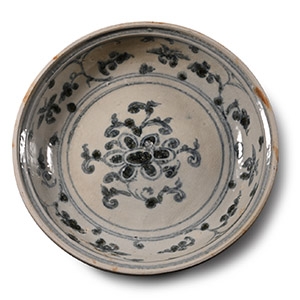 Large Hoi An Cargo Shipwreck Glazed Blue and White Plate