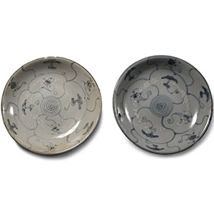 Tek Sing Treasure Shipwreck Glazed Blue and White Plate Pair