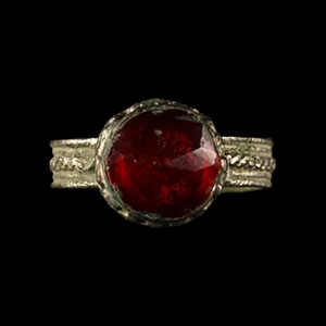 Silver Ring with Facetted Gem