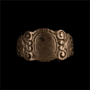 Silver Ring with Decorated Shoulders