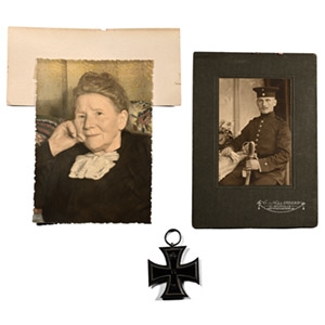 WWI Imperial German Iron Cross with Military Photograph