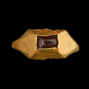 Medieval Gold Ring with Garnet Cabochon