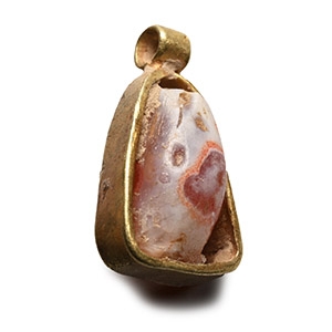 Roman Gold Pendant with Carnelian