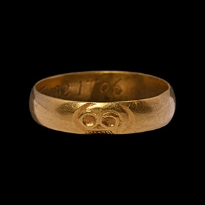 Queen Anne Engraved Gold Memento Mori Skull Ring