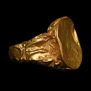 Very Large Roman Gold Ring with Engraved Head of Neptune and Warships