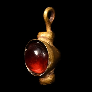 Roman Gold Pendant with Garnet
